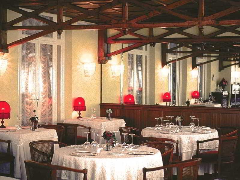 פסארו Hotel Vittoria מראה חיצוני תמונה Restaurant "La Pergola"