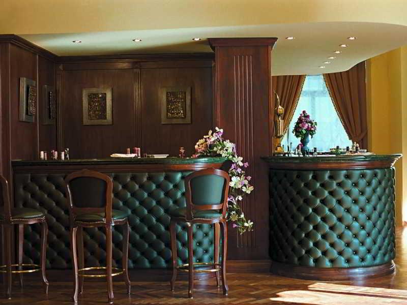 פסארו Hotel Vittoria מראה חיצוני תמונה The bar at the hotel