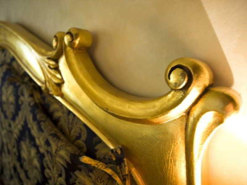 פסארו Hotel Vittoria מראה חיצוני תמונה Detail of the head of the harp