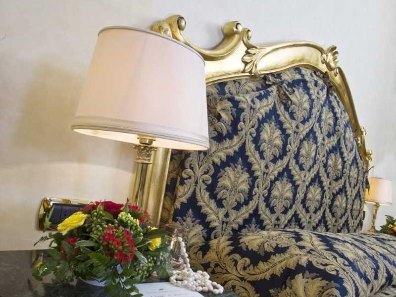 פסארו Hotel Vittoria מראה חיצוני תמונה A lampshade