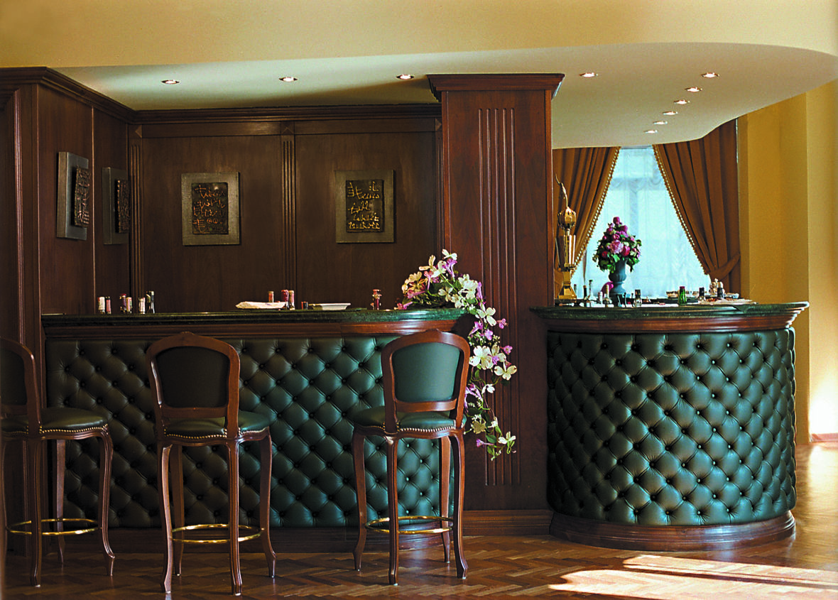 פסארו Hotel Vittoria מסעדה תמונה A bar in a hotel