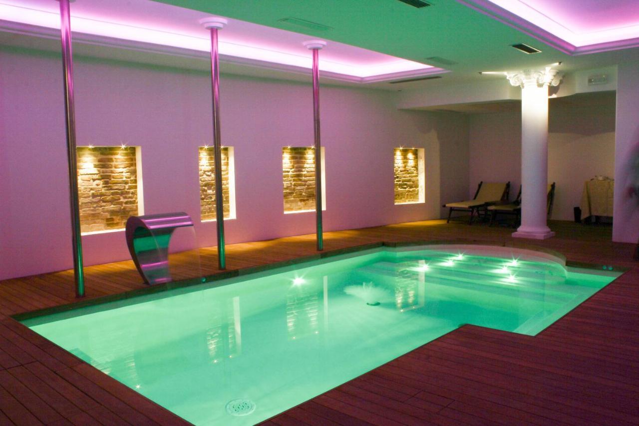 פסארו Hotel Vittoria מראה חיצוני תמונה The spa at the Hotel